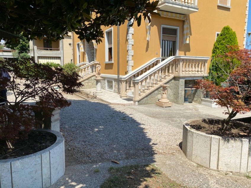 Desenzano del Garda - Prestigiosa villa singola da ristrutturare - img_5721.jpg